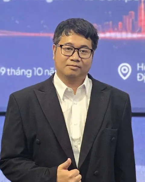 Chân dung Hoàng Thế Vinh
